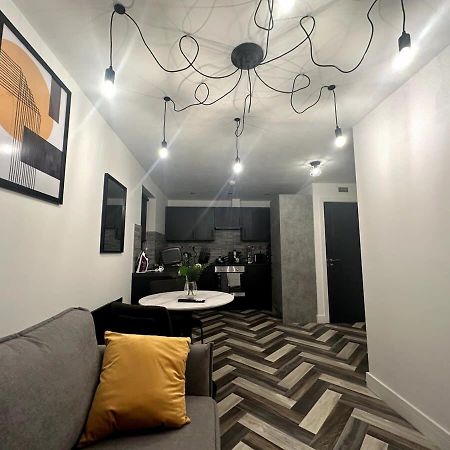 Newark House - 1 Bed Apartment ピーターバラ エクステリア 写真