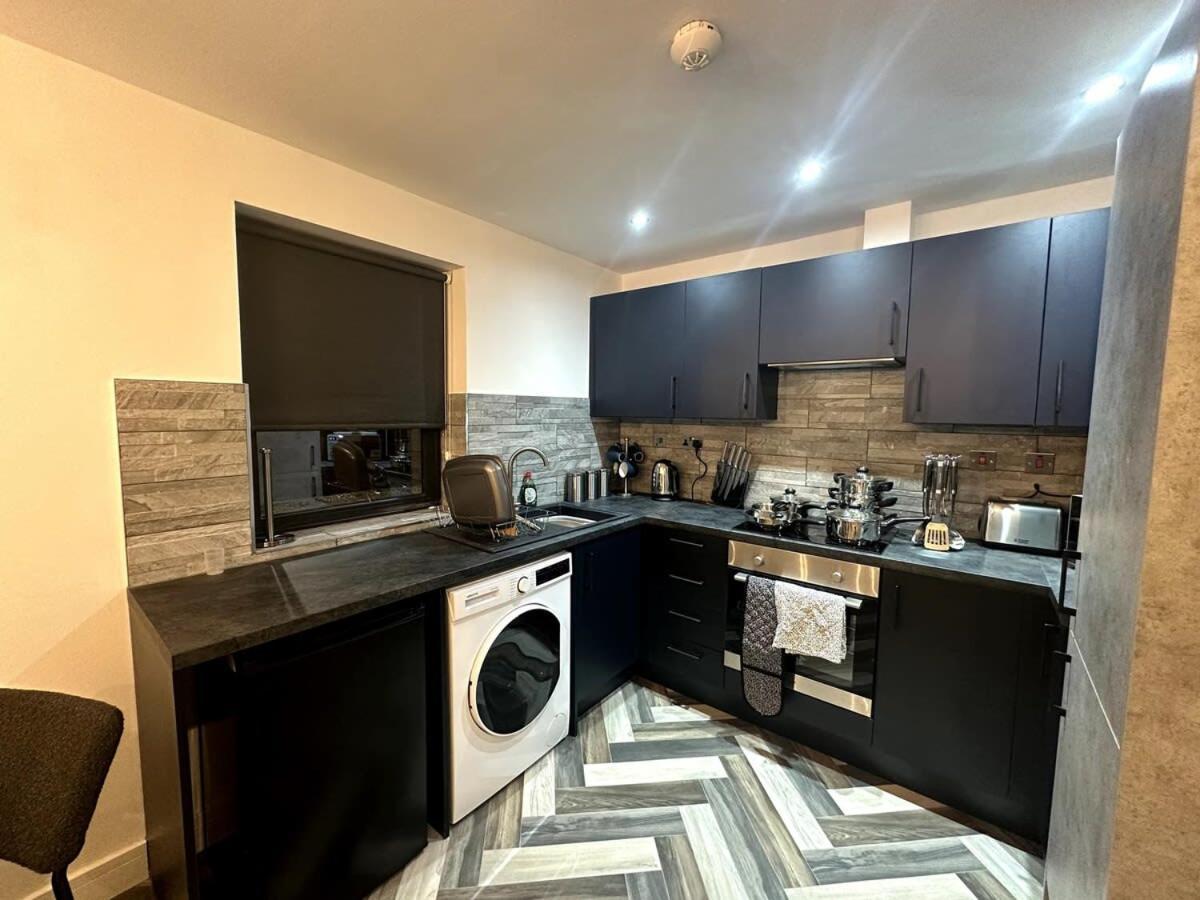 Newark House - 1 Bed Apartment ピーターバラ エクステリア 写真