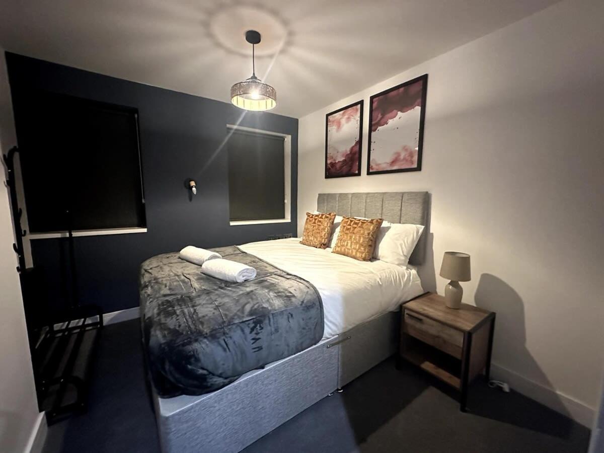 Newark House - 1 Bed Apartment ピーターバラ エクステリア 写真